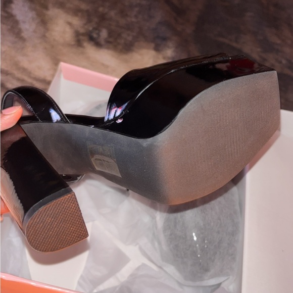 SHEIN Platform Heels - Picture 6 of 7